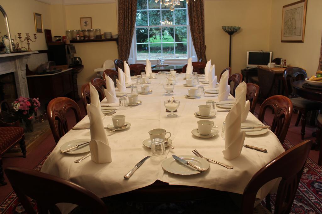 Molland Manor House Bed & Breakfast Sandwich Ngoại thất bức ảnh