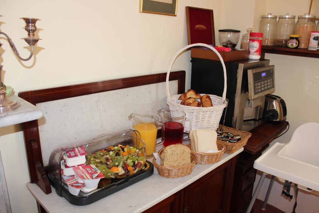 Molland Manor House Bed & Breakfast Sandwich Phòng bức ảnh